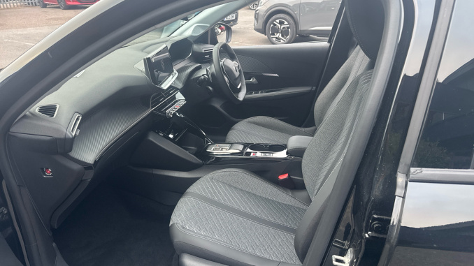 Peugeot 208 1.2 Hybrid 110 Allure 5dr e-DSC6 Petrol Hatchback - Image 9